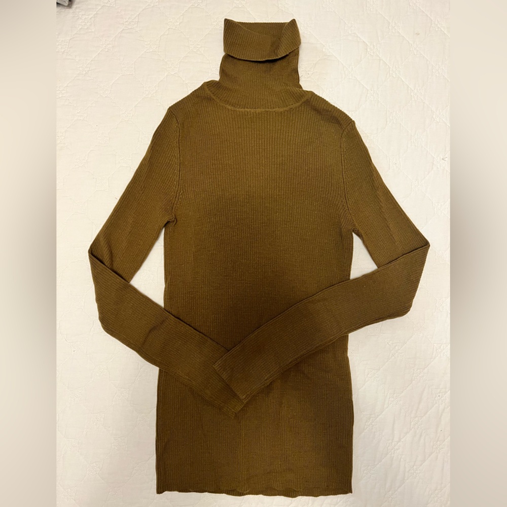 Uniqlo rib turtleneck sweater